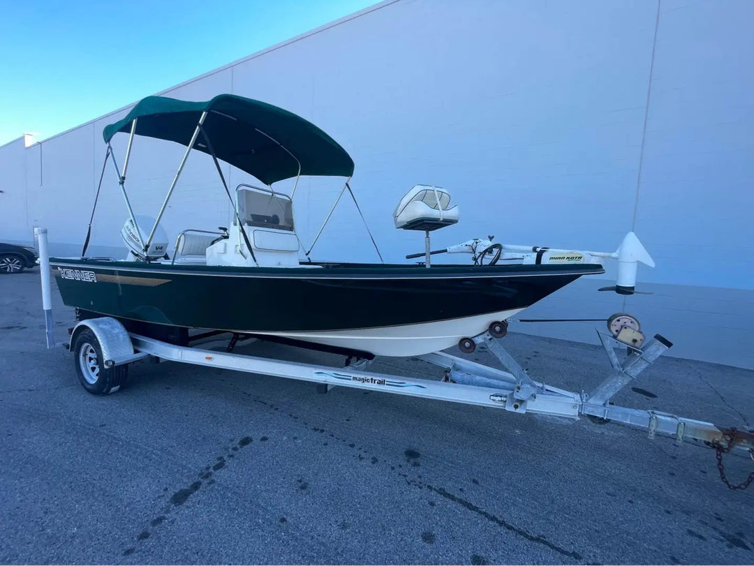 1998 Kenner 18' Center Console Fishing Boat