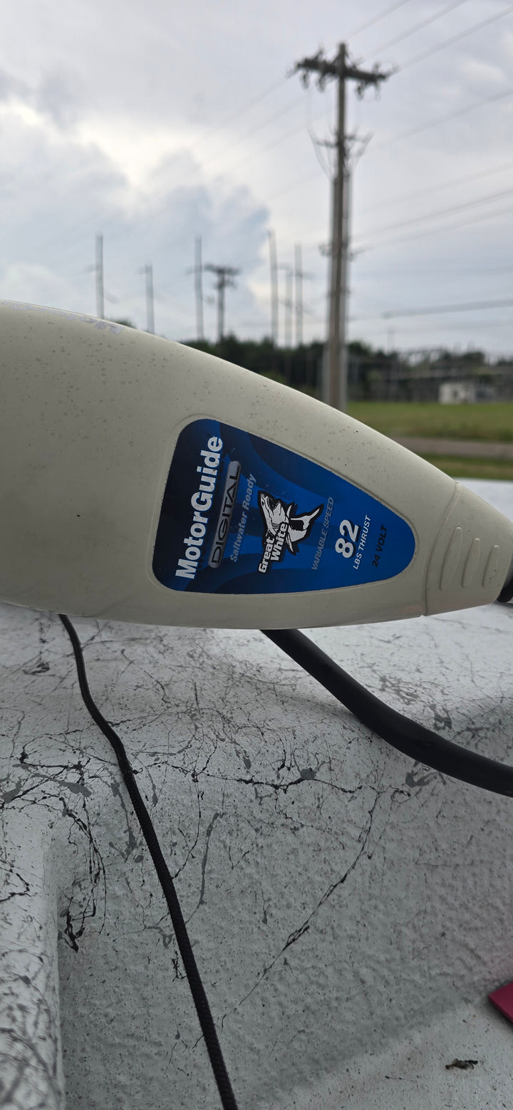2014 Blazer Bay 22GTS Center Console