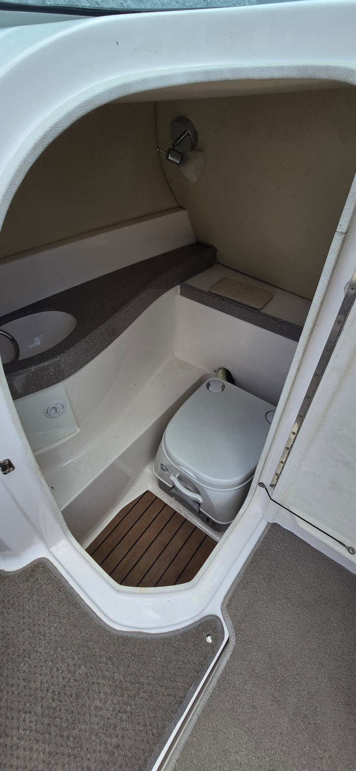 2011 Regal Fastrac 2500 Luxury Family Boat