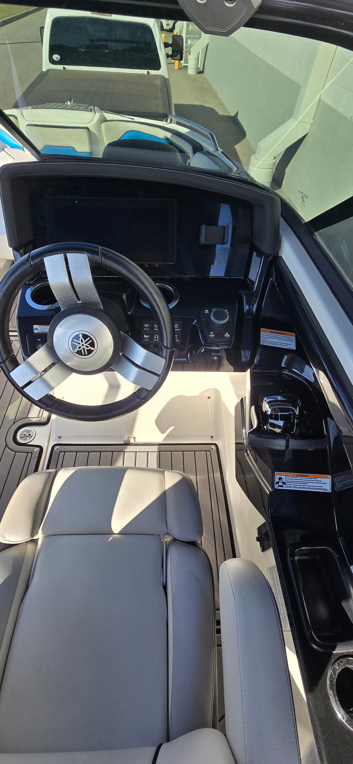 2018 Yamaha 242x e-series