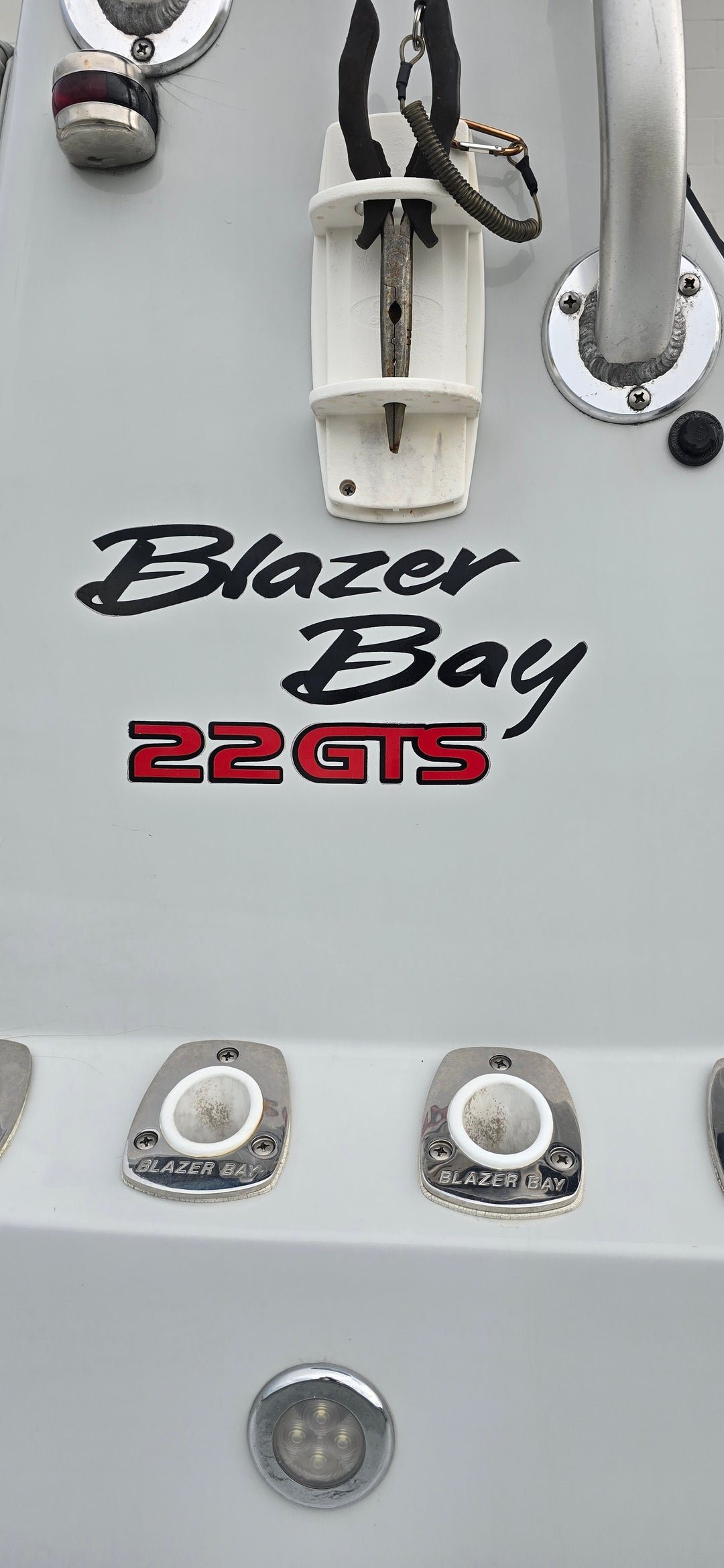 2014 Blazer Bay 22GTS Center Console