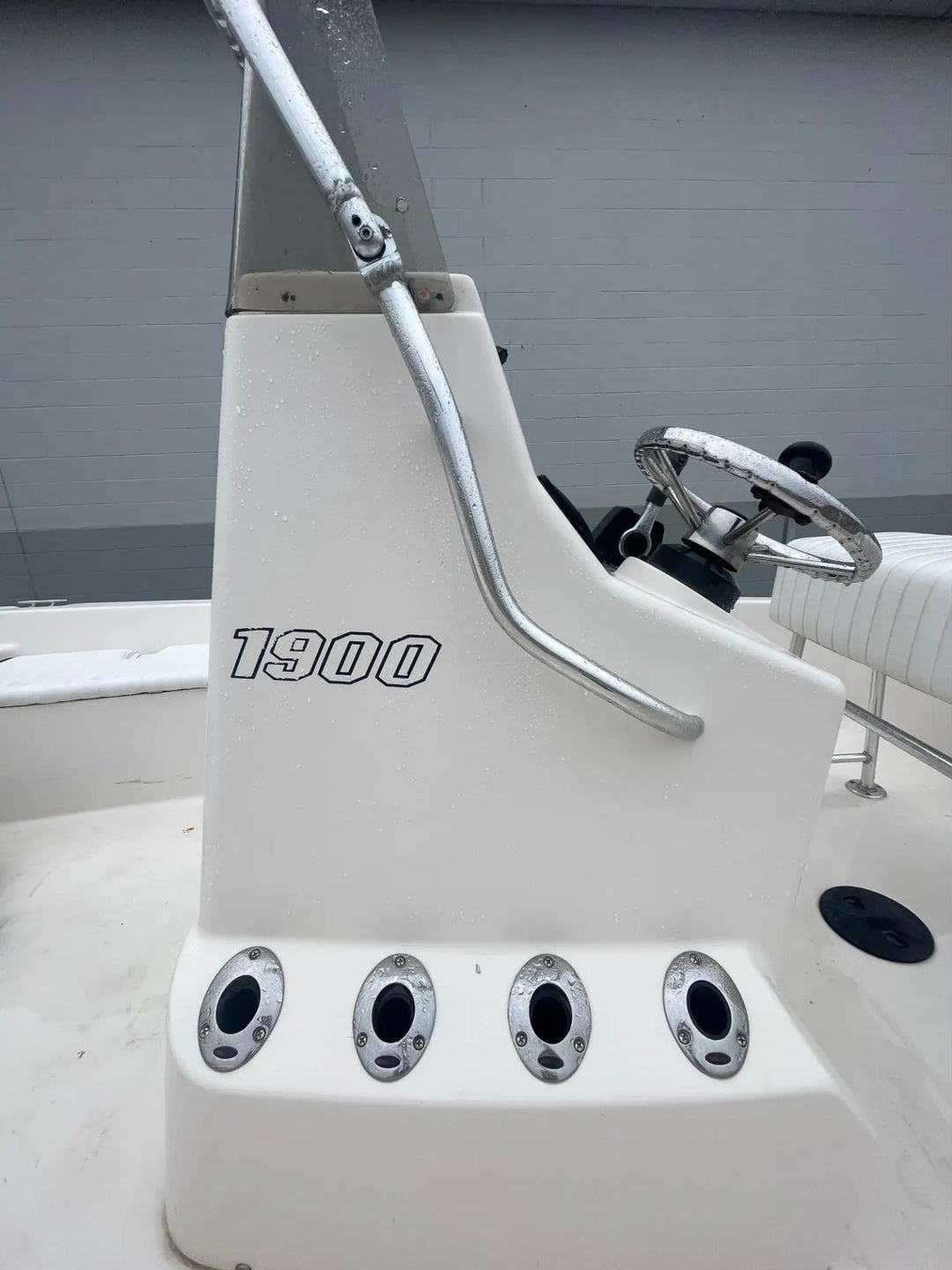 2004 Path Finder 1900 Center Console Fishing Boat