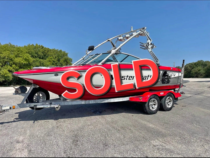 2010 Mastercraft X2 SS Surf Boat