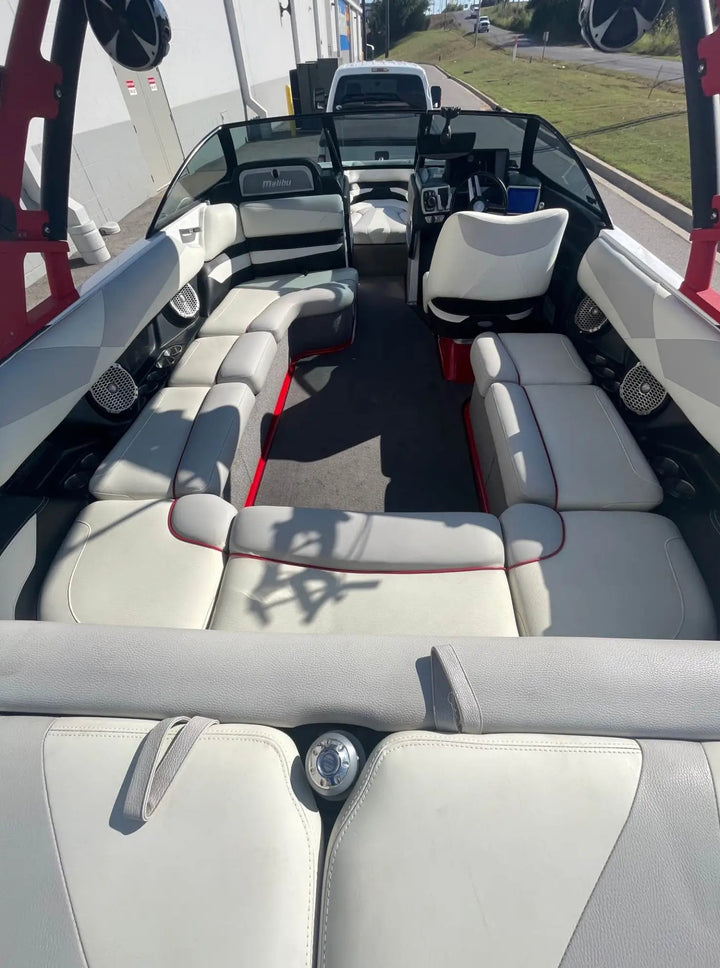2015 Malibu 23 LSV Wakesetter Surf Boat