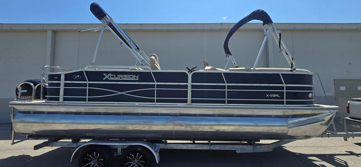 2011 Xcursion x-23rl luxury tritoon