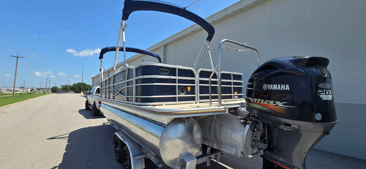 2011 Xcursion x-23rl luxury tritoon