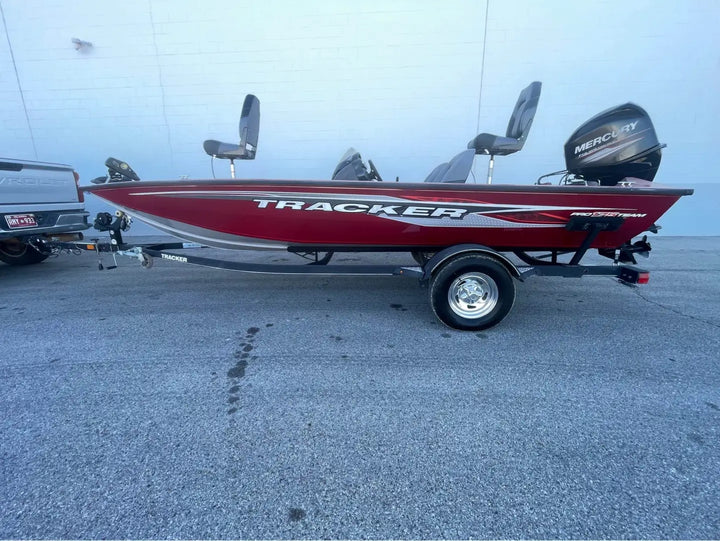 2019 Tracker  Pro17 Team TXW Fishing Boat